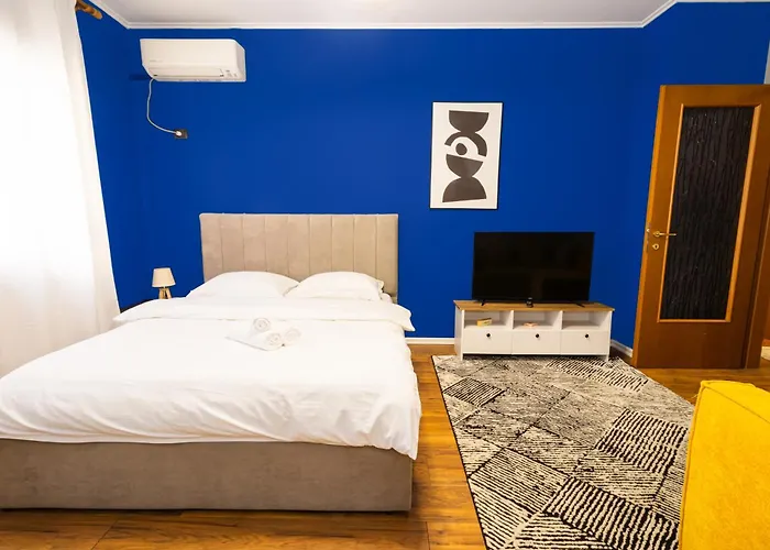 Central Cane Apartment