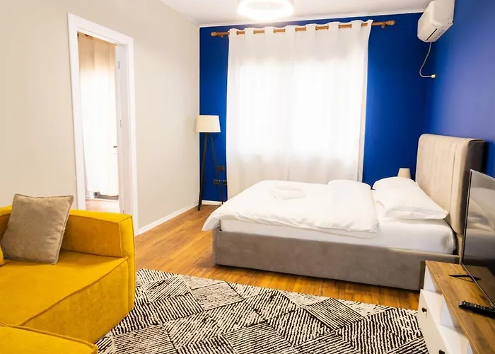 Central Cane Apartment